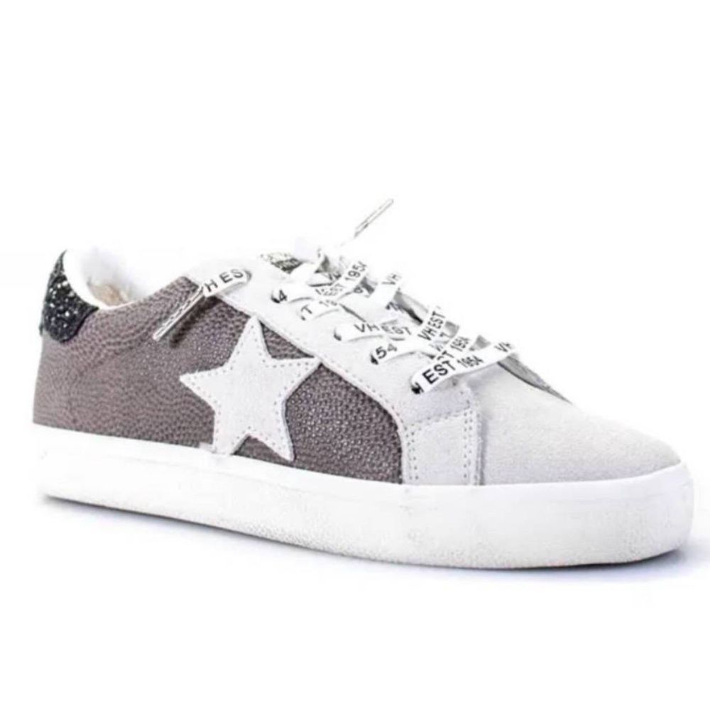 VINTAGE HAVANA Darby Glitter Sneaker Size 6